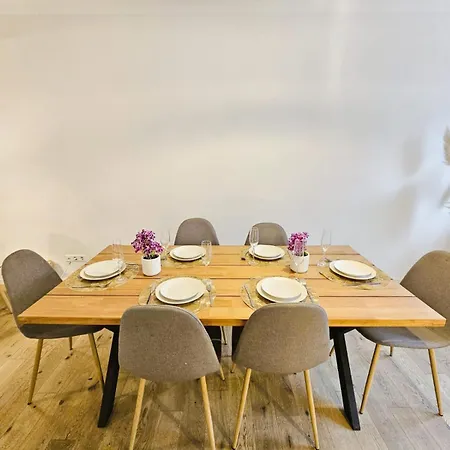 Exceptional 3br With Private Terrace&garden 아파트 *