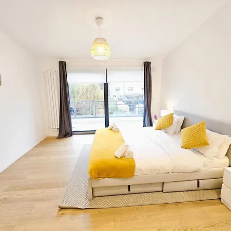 Exceptional 3br With Private Terrace&garden 디페르당주